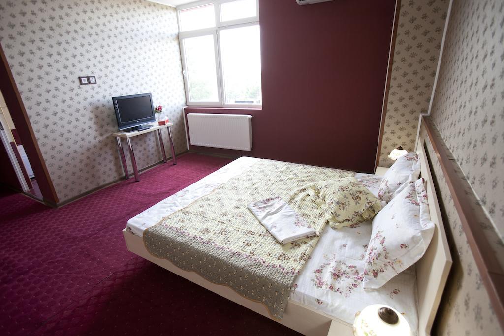Hotel La Gil Bucharest Luaran gambar