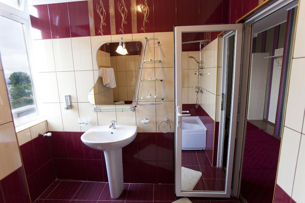 Hotel La Gil Bucharest Bilik gambar