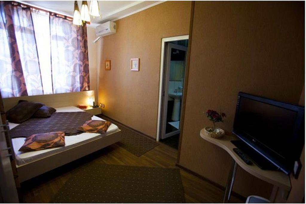 Hotel La Gil Bucharest Luaran gambar