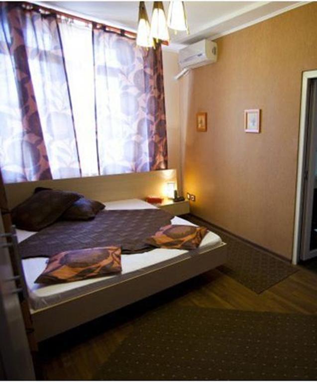 Hotel La Gil Bucharest Luaran gambar